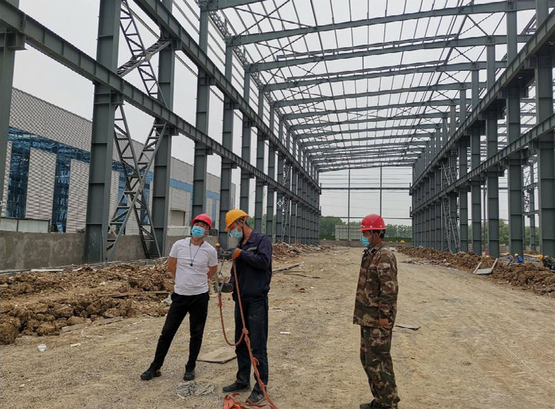 公司領(lǐng)導(dǎo)檢查施工現(xiàn)場(chǎng)安全工作